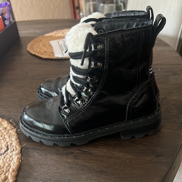 Women’s sorel black winter stylish boots - Picture 1 of 5